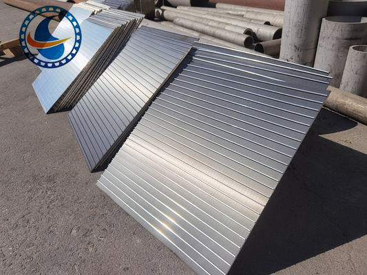 620 mm de largeur en acier inoxydable AISI 316L Plaques d'écran en fil de fer à cuillère avec surface de lavage à l'acide